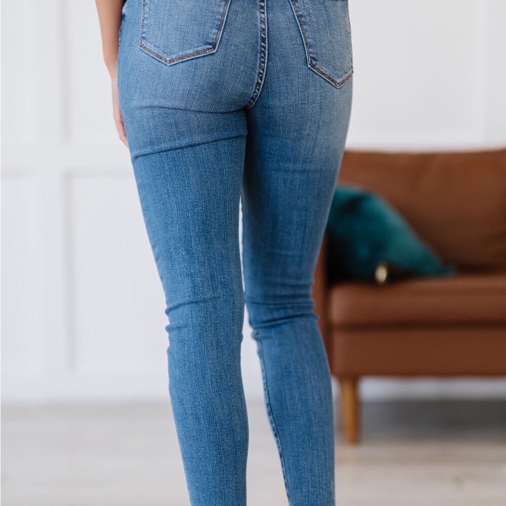 FINAL CALL🚨Judy Blue Lemon Print Lined Skinny Jeans - Picture 9 of 10